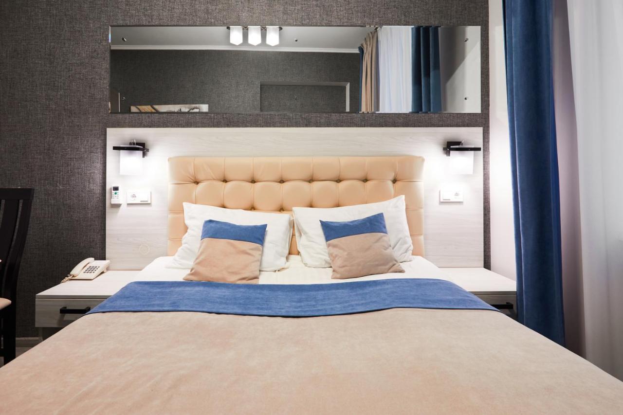Antares Apart Hotel Lviv Extérieur photo
