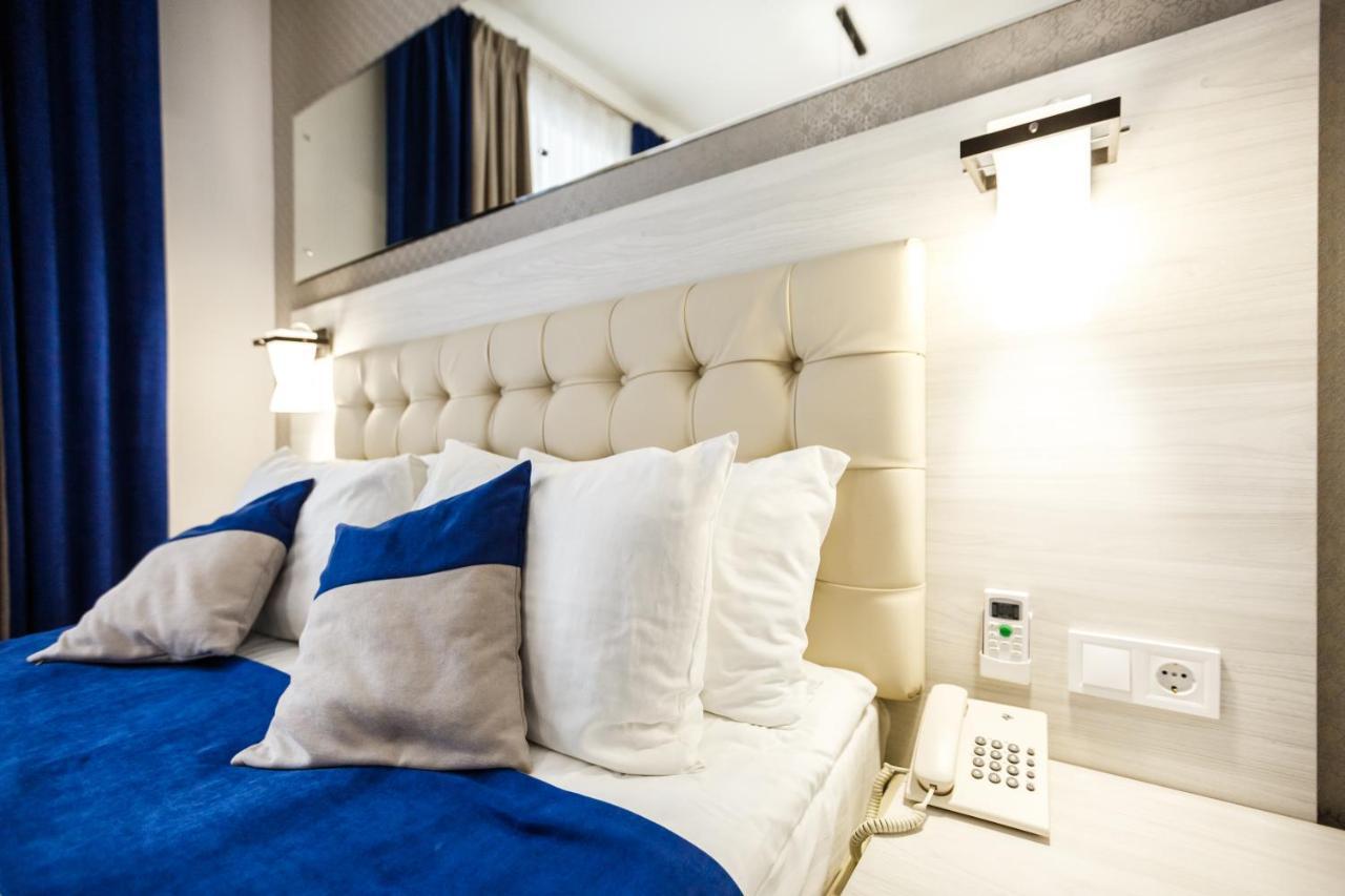 Antares Apart Hotel Lviv Extérieur photo