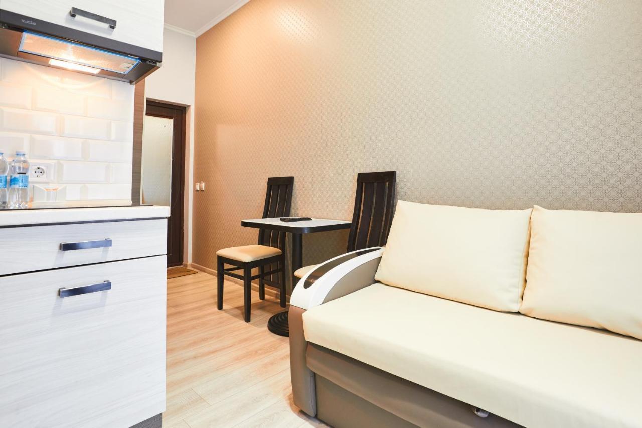Antares Apart Hotel Lviv Extérieur photo