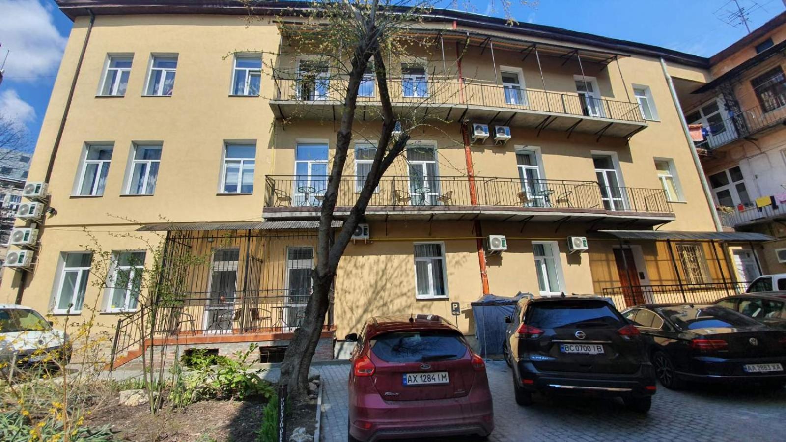 Antares Apart Hotel Lviv Extérieur photo