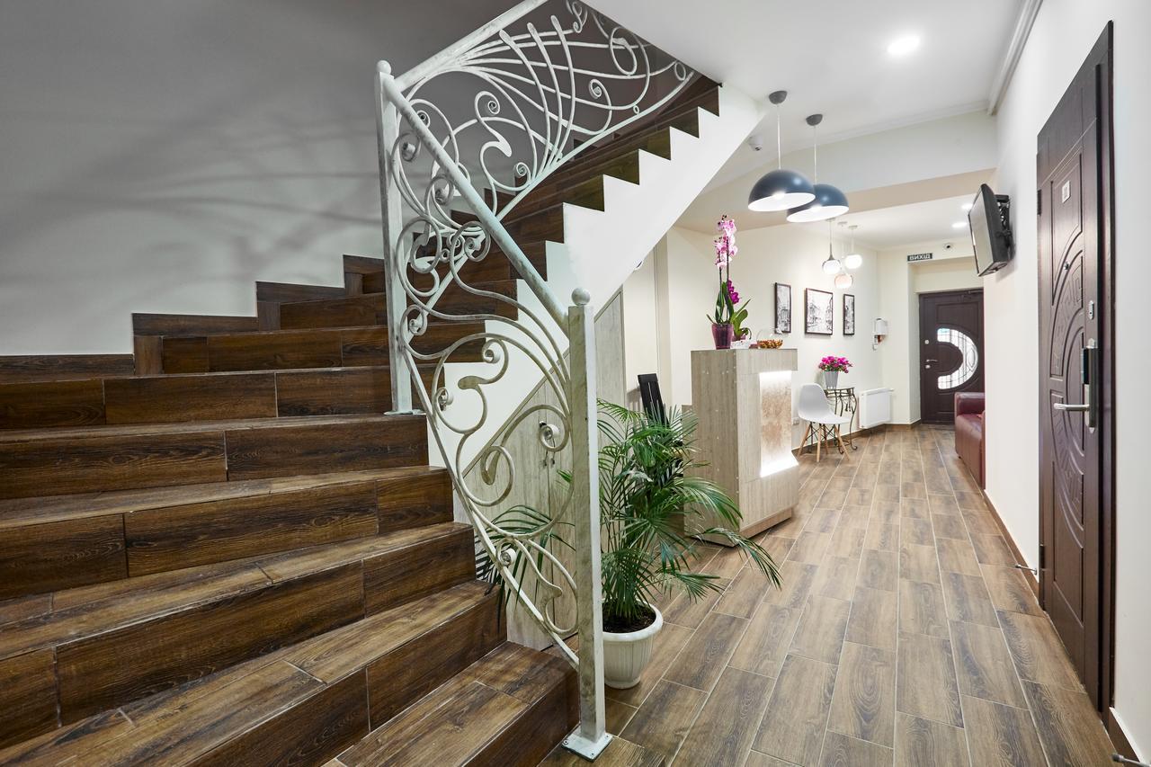 Antares Apart Hotel Lviv Extérieur photo