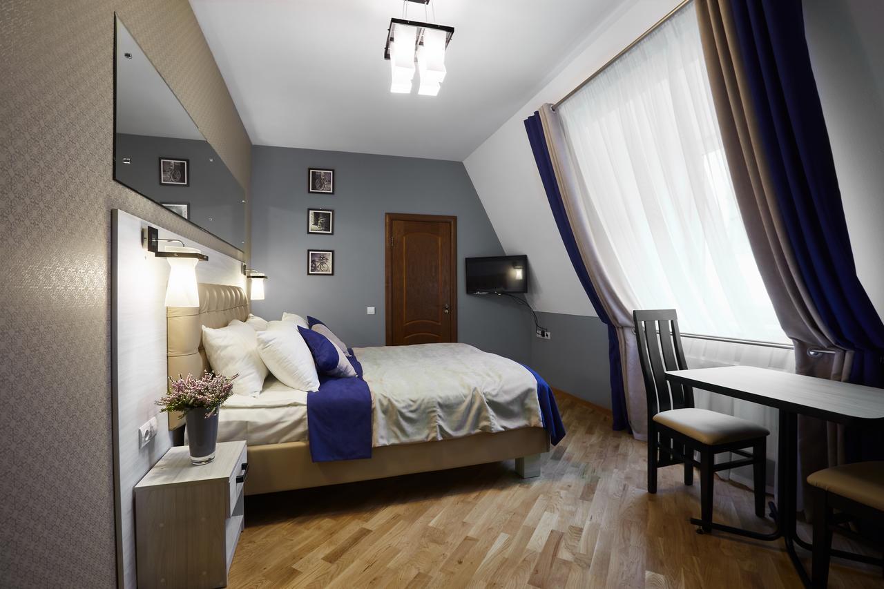 Antares Apart Hotel Lviv Extérieur photo