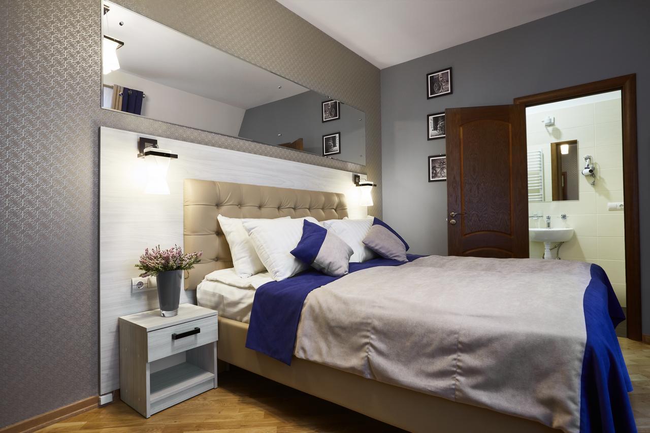 Antares Apart Hotel Lviv Extérieur photo
