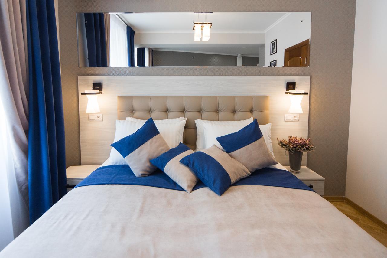 Antares Apart Hotel Lviv Extérieur photo
