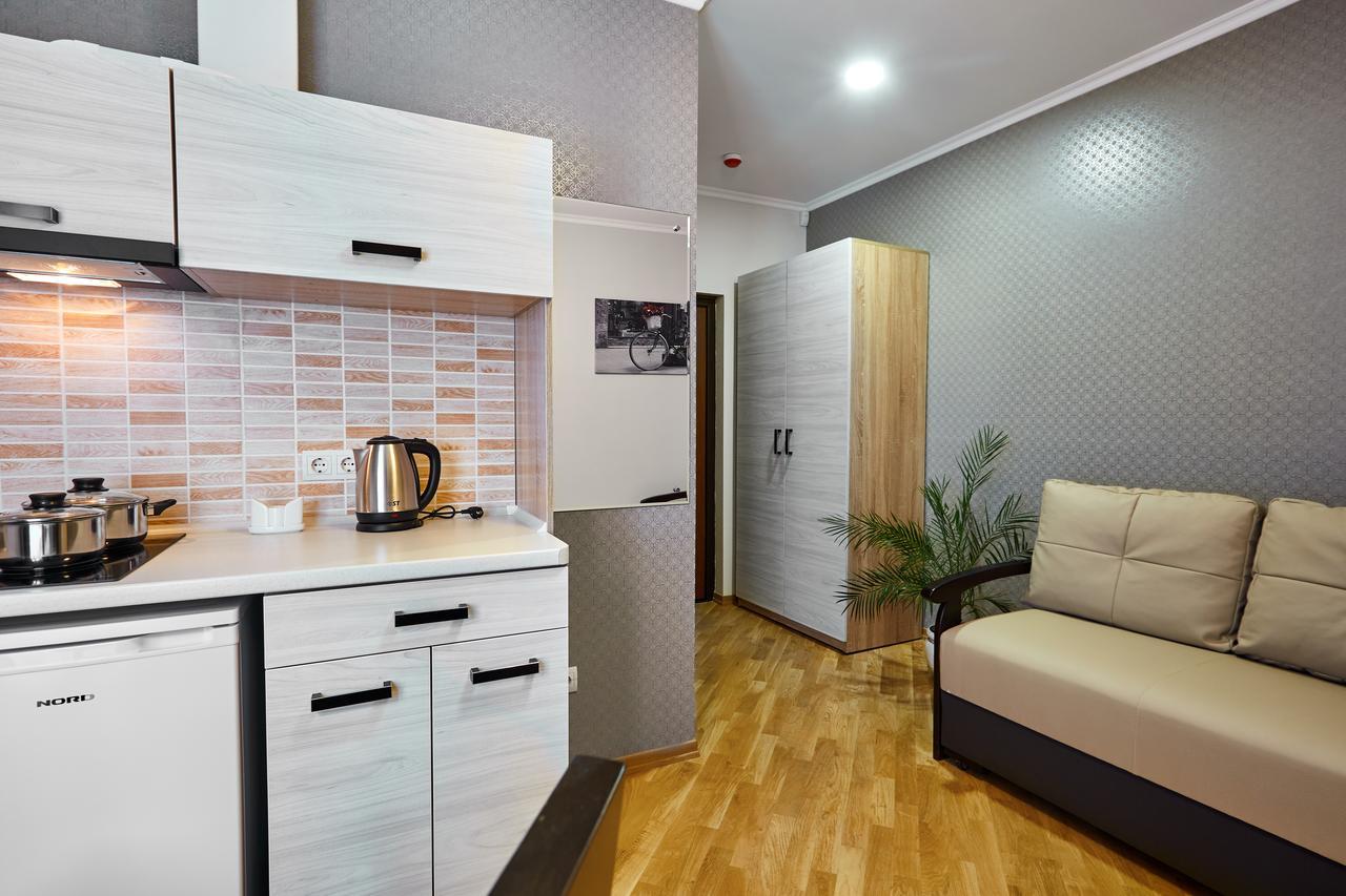 Antares Apart Hotel Lviv Extérieur photo