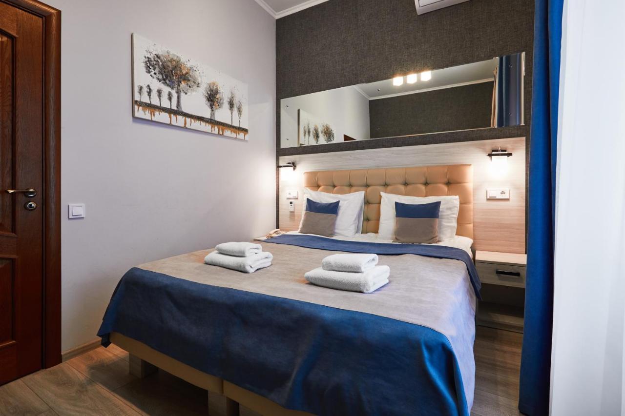 Antares Apart Hotel Lviv Extérieur photo