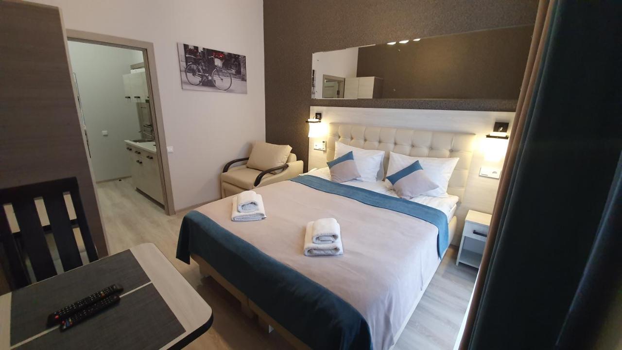 Antares Apart Hotel Lviv Extérieur photo